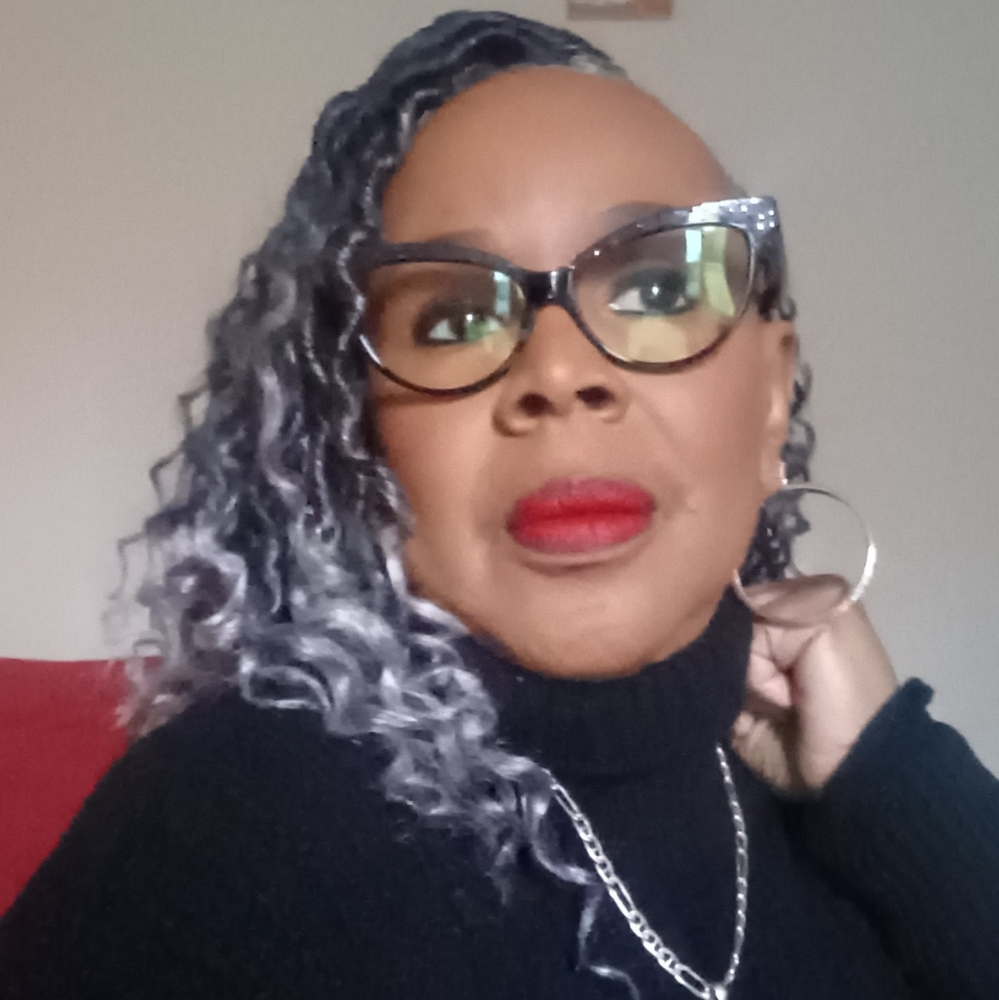 Meet your Posher, Sheila